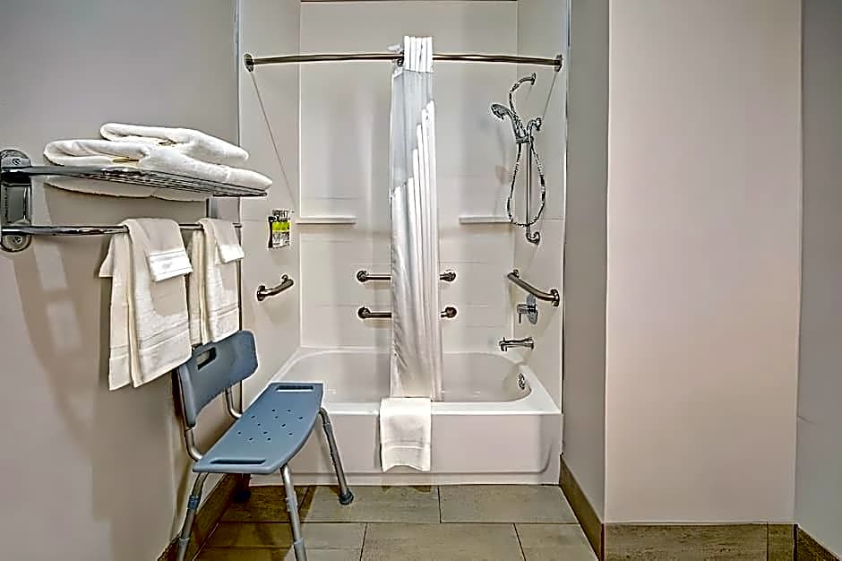 Holiday Inn Express Hotel & Suites Clarksville By IHG