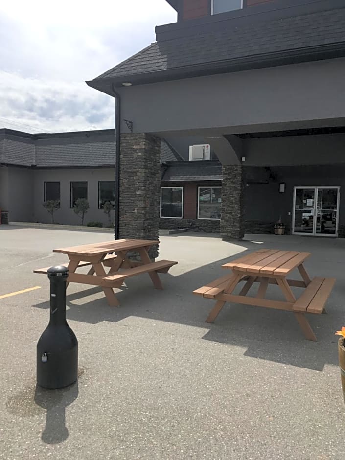 The Kanata Inns Invermere