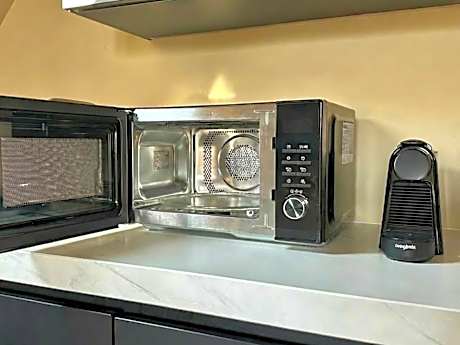 Breda Apartment w Kitchen & Private Bathroom 2p