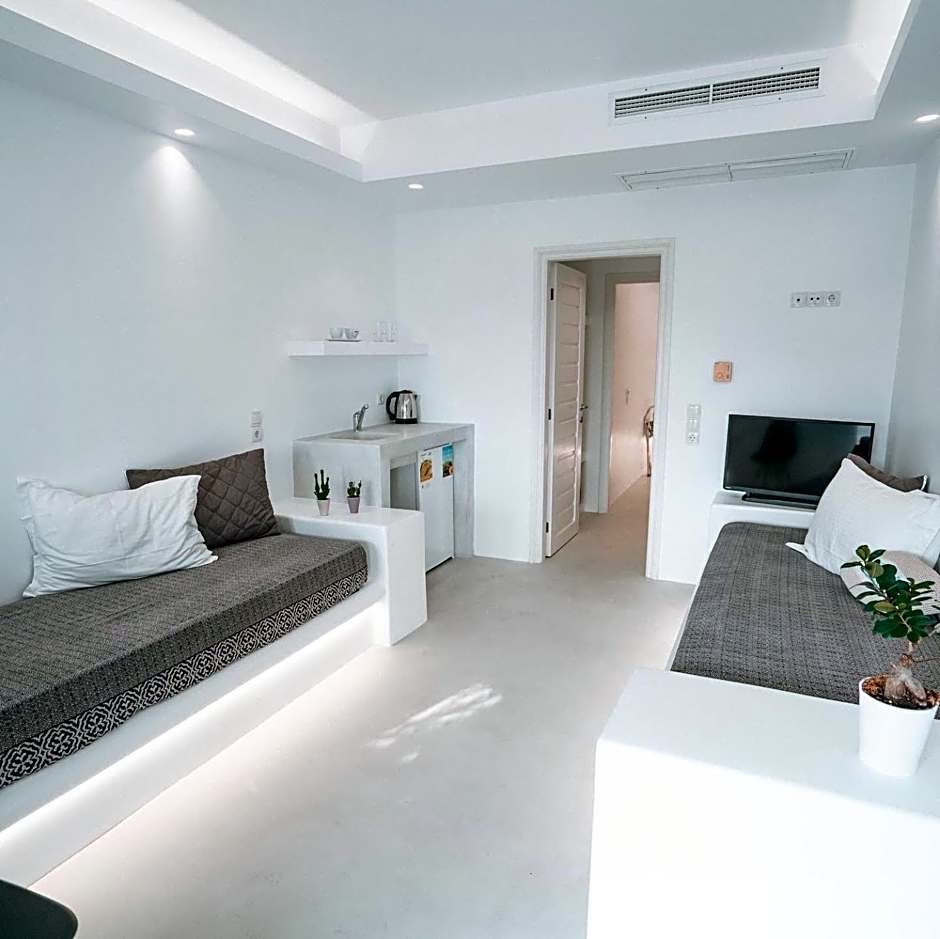 Alexandros Apartments