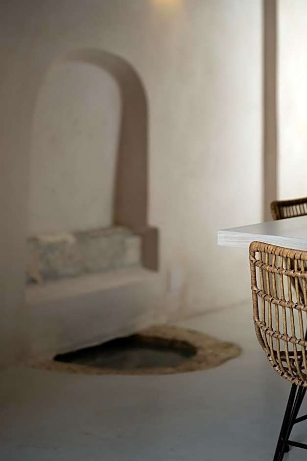Sutor Chic Manor