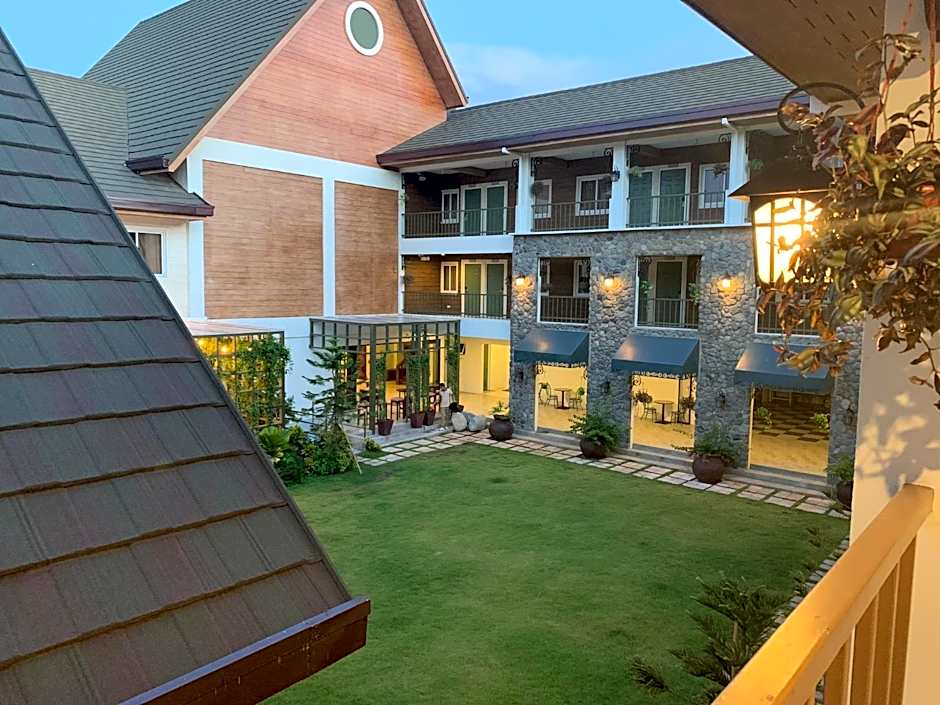 Sola Hotel and Sola Bed & Breakfast