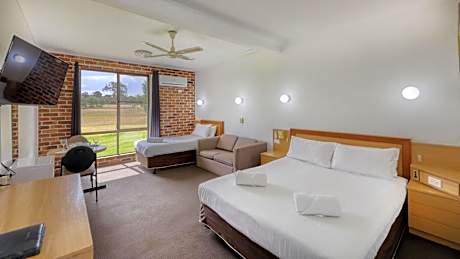 Queen Suite with Sofa Bed