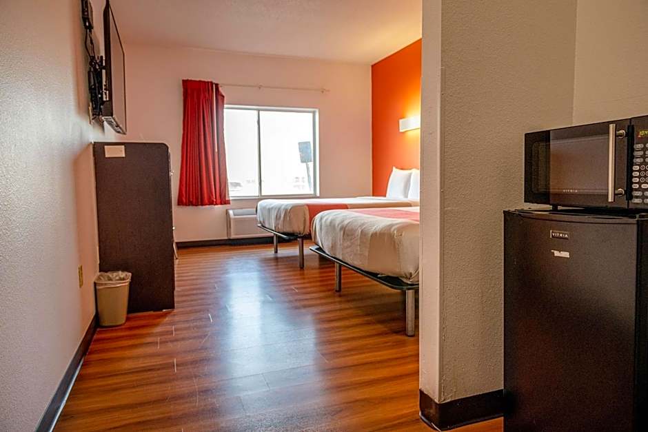 Motel 6 Lincoln, NE