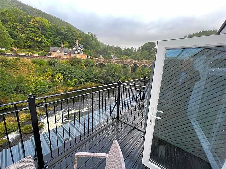 The Chainbridge Hotel