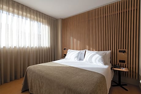PREMIUM SINGLE USE ROOM
