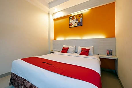 RedDoorz Plus @ Hotel Alden Makassar