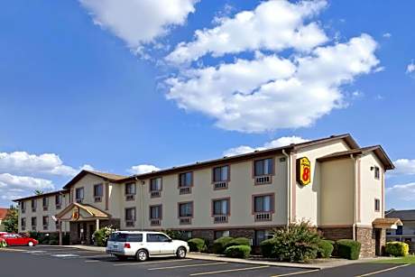 Super 8 by Wyndham Russellville