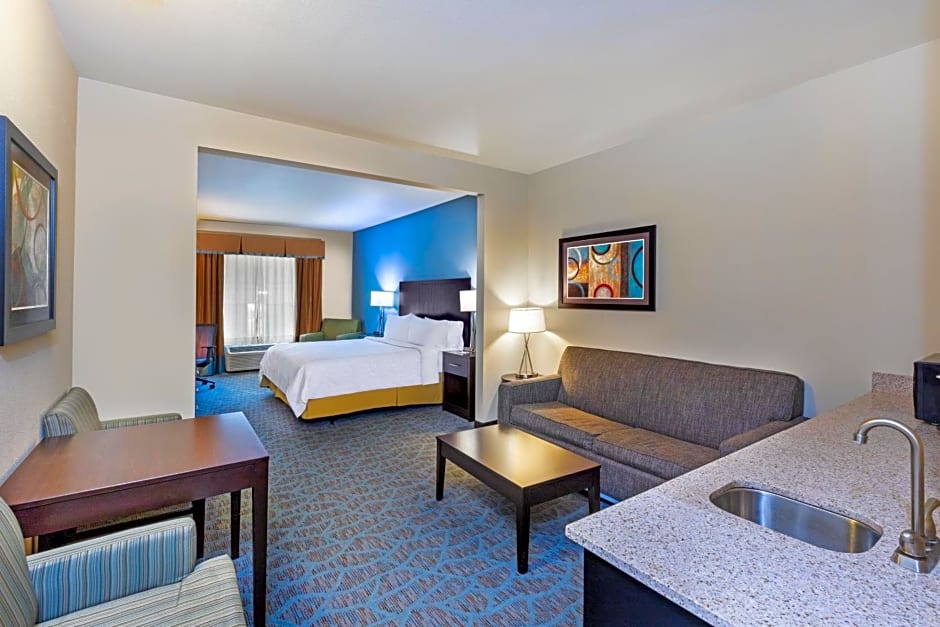Holiday Inn Express Hotel & Suites Floresville, an IHG Hotel