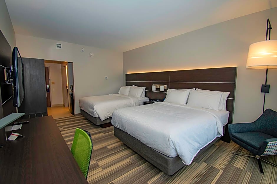 Holiday Inn Express and Suites Tonawanda Buffalo Area