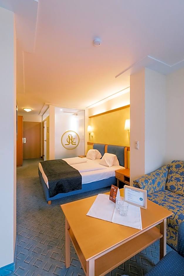 Hotel Locker & Legere