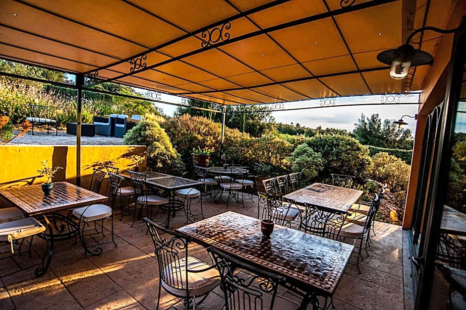 Hotel Restaurant Le Gardon - Pont du Gard