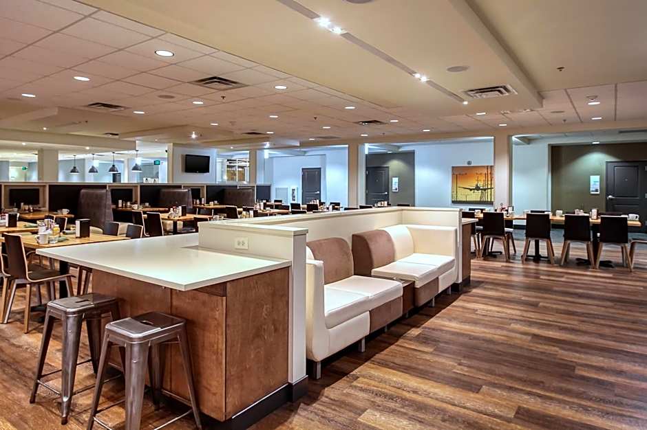 Holiday Inn & Suites Atlanta Airport North By IHG