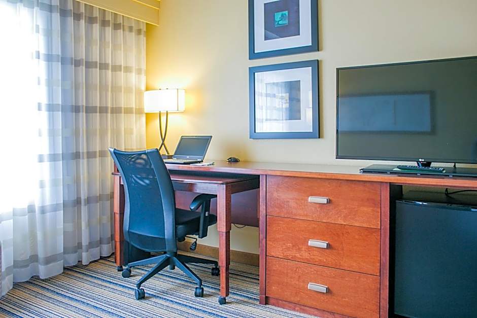 Courtyard by Marriott Fargo Moorhead, MN