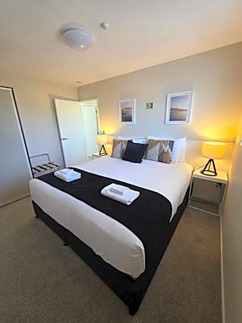 2 Bedroom Deluxe Apartment