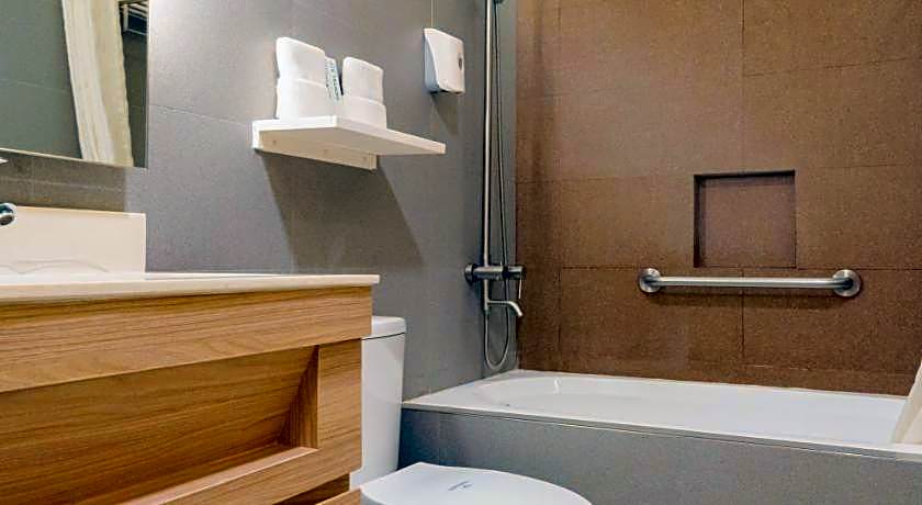Microtel by Wyndham Batangas