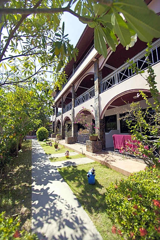 Lotus Friendly Hotel