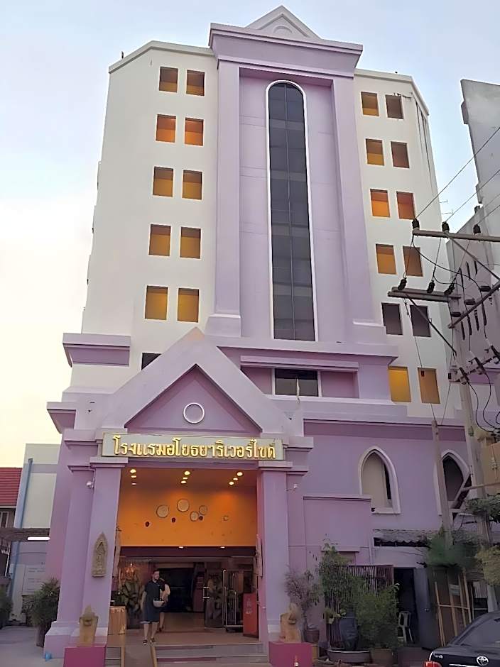 Ayothaya Riverside Hotel
