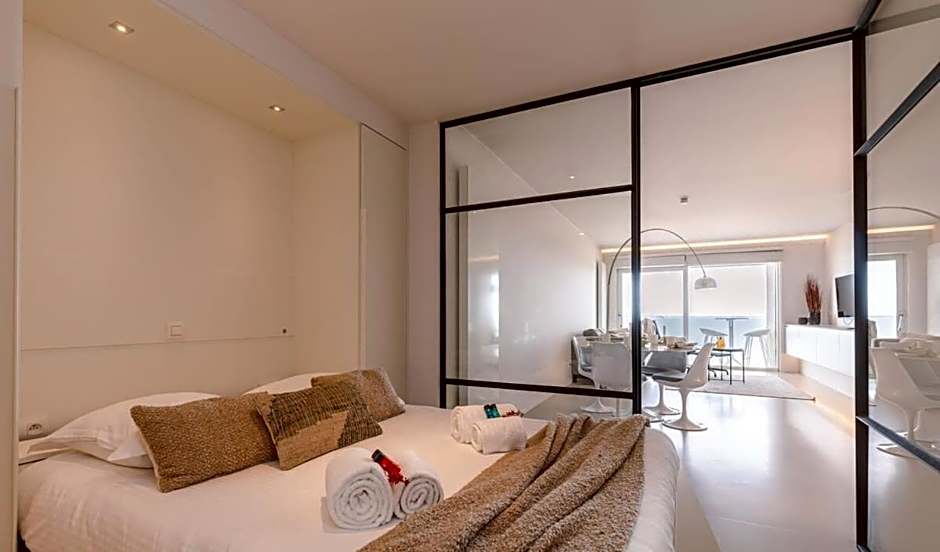 Huswell - Cozy modern studio with magnificent sea-view
