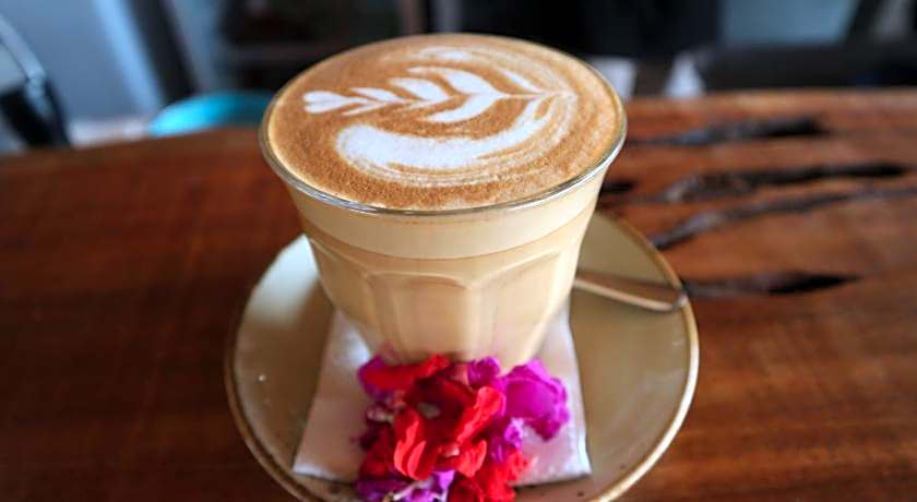 seno guesthouse and cafe