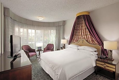 Premium One Bedroom Turret Suite