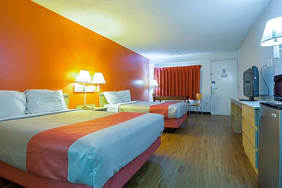 Clarion Pointe