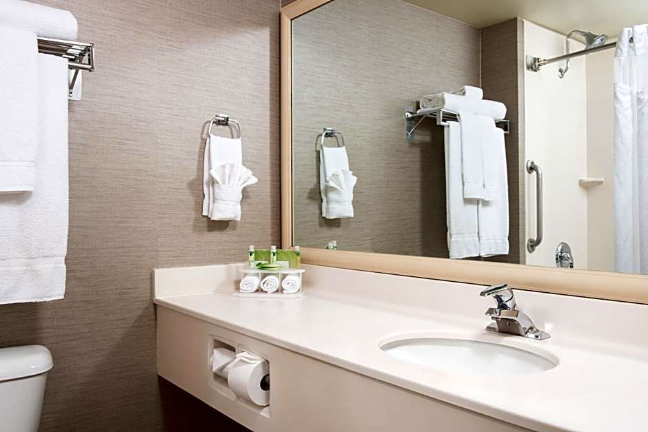 Holiday Inn Express Hotels & Suites Burlington By IHG