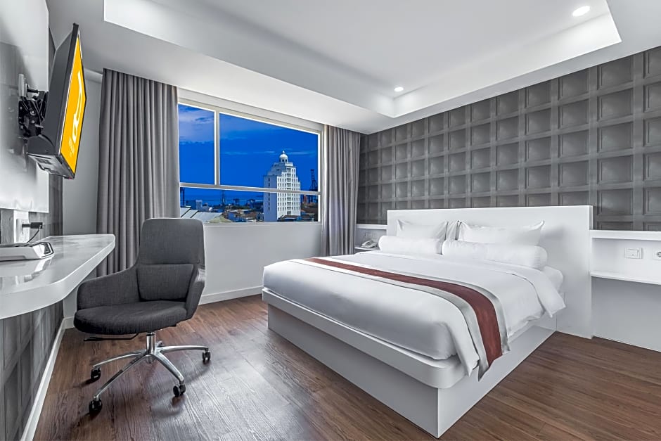 Royal Bay Hotel Makassar