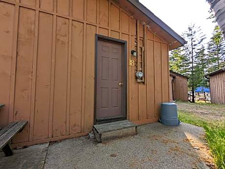 Tiny Wood Cottage 18