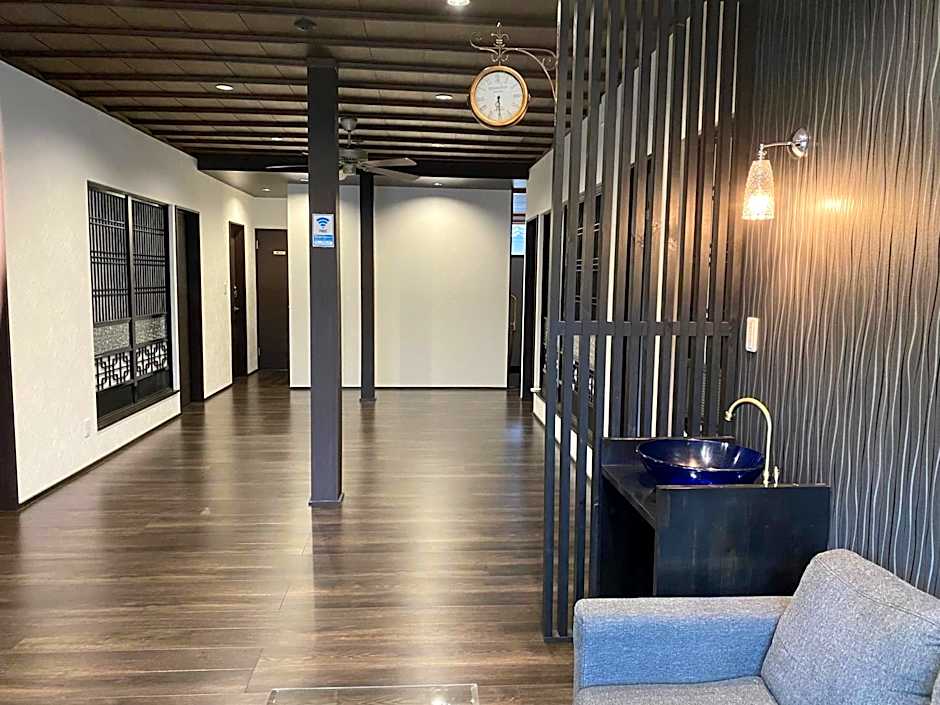 佐渡民宿 憩 IKOI GUEST HOUSE & Cafe Bar