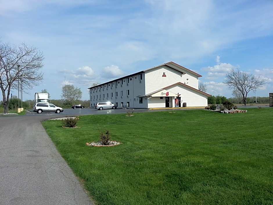 Super 8 by Wyndham Saginaw