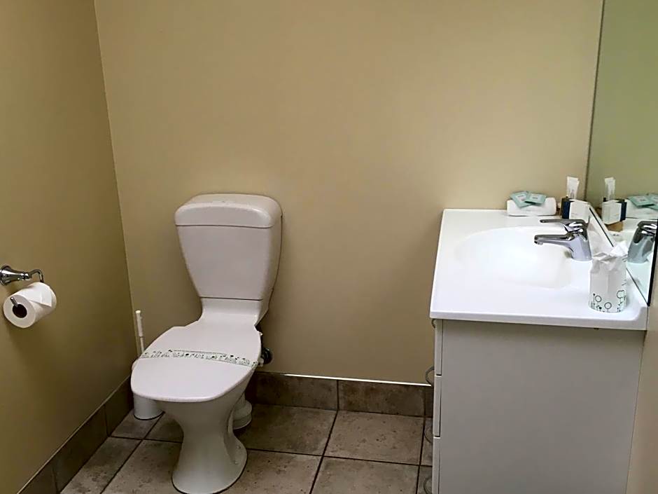 Fairway Motel & Apartments