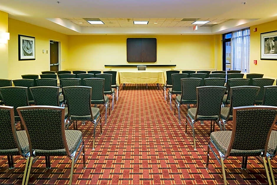Holiday Inn Express Hotel & Suites Kendall East-Miami By IHG