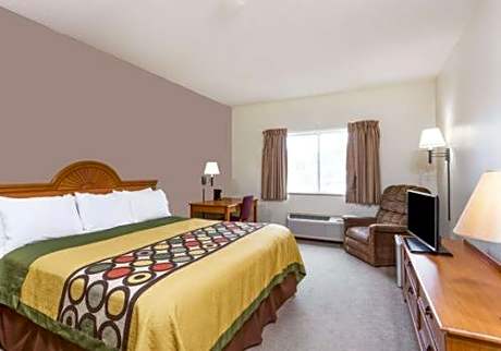 1 King Bed Nonsmoking