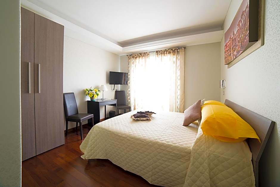 Di Fronte alla Cupola