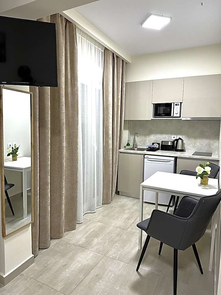 Navarino Luxe Suites