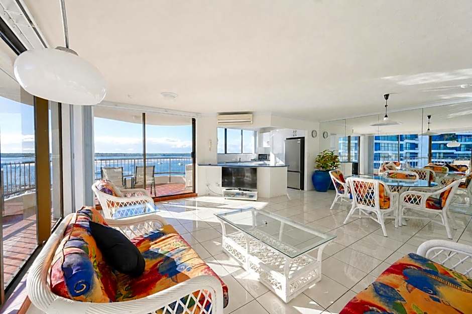 Broadwater Shores Waterfront Apartments