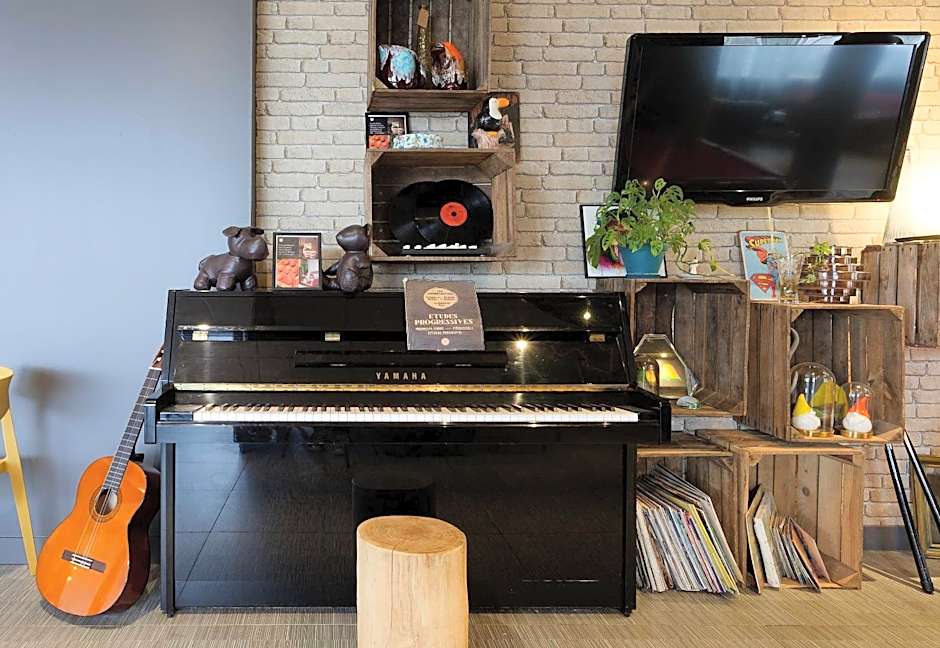 B&B HOTEL Reims Centre Erlon