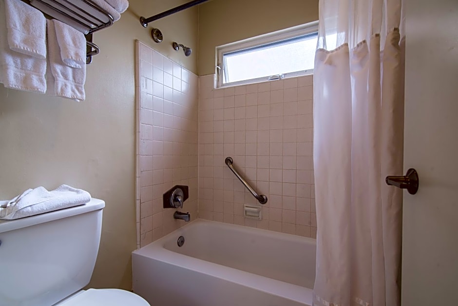 Hollywood Orchid Suites