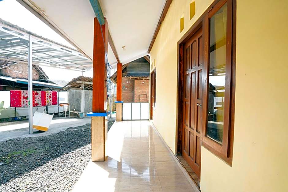 Hotel O Sobat Ijen Traveller Homestay