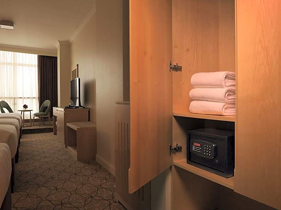 Saja By Warwick Madinah Hotel