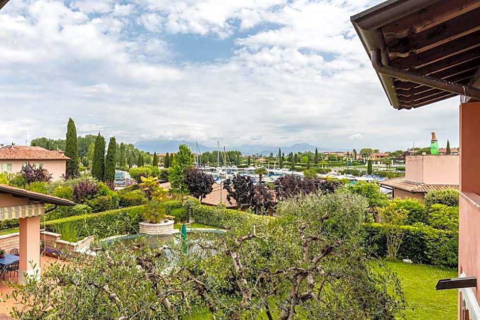 BellaSirmione Holiday Apartments