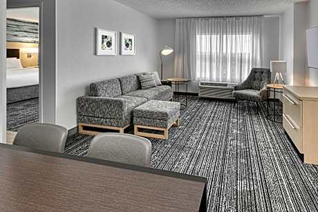 2 Bedroom Suite, Bedroom 1: 1 King, Bedroom 2: 1 Queen, Sofa bed