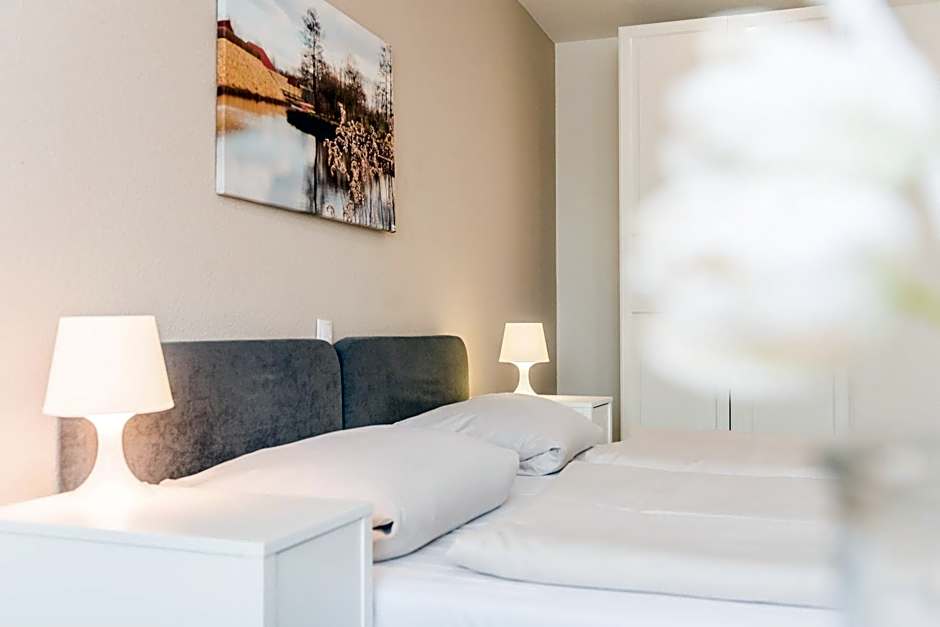 Schäfers Hotel, Self-Check-in, Cafe und Bäcker am Hotel