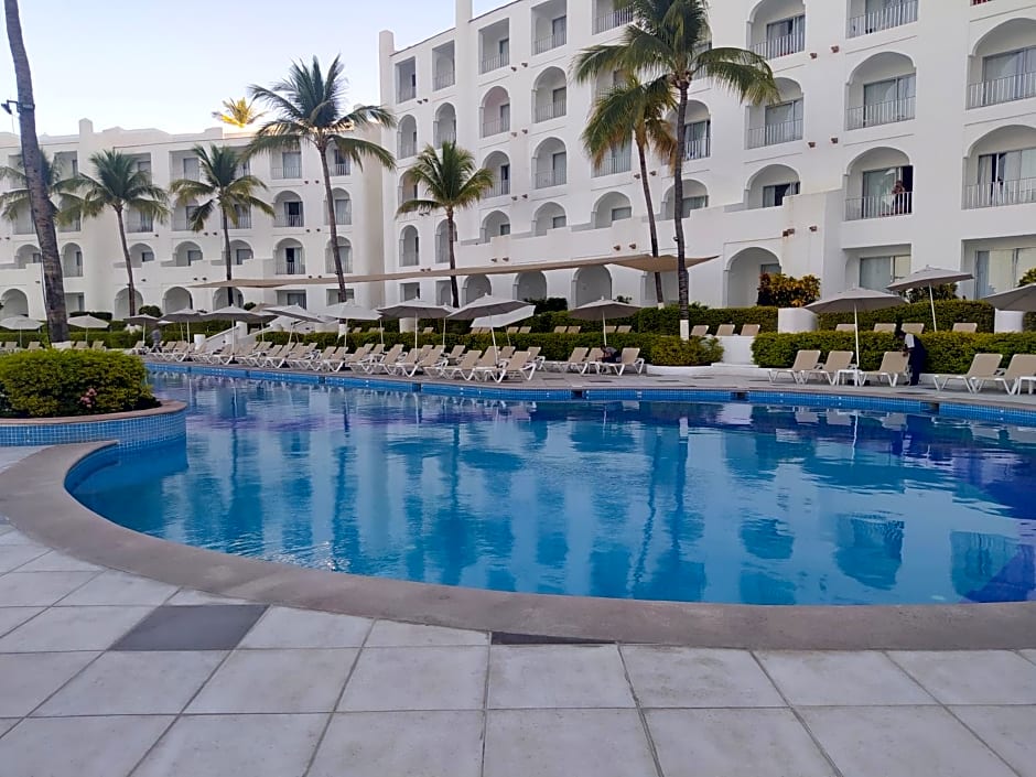 Sierra Mar All Inclusive at Tesoro Manzanillo