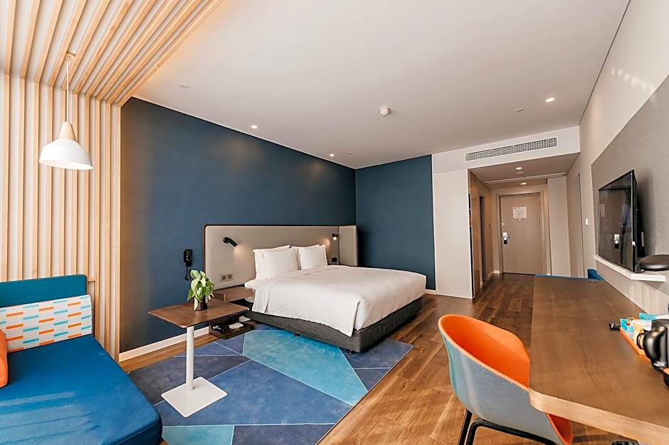 Holiday Inn Express Taizhou CMC By IHG