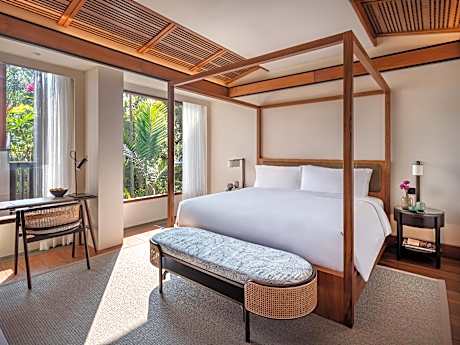 ONE BEDROOM SUITE 1 KING