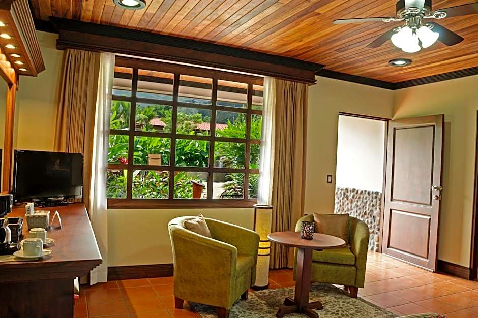 Volcano Lodge, Hotel & Thermal Experience