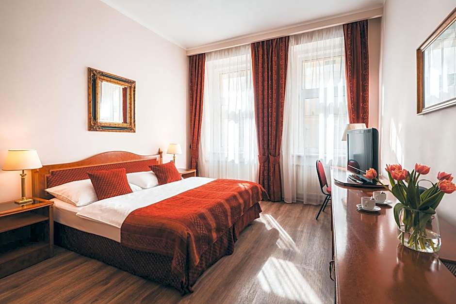 Ariston & Ariston Patio Hotel