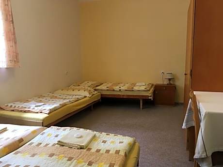 Economy Quadruple Room with Shared Bathroom